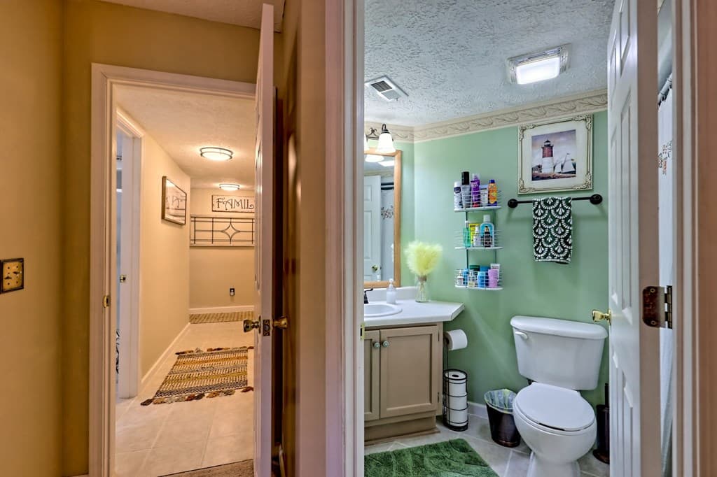300 Ginger Creek Lane, Clayton GA 30525 - Photo