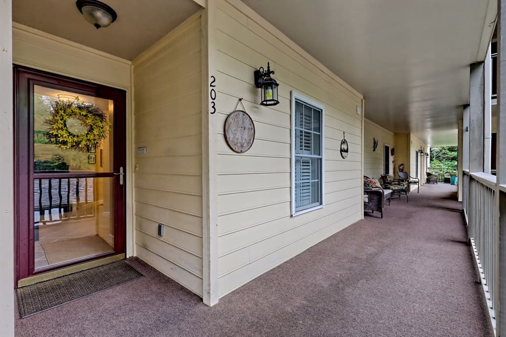 300 Ginger Creek Lane, Clayton GA 30525 - Photo