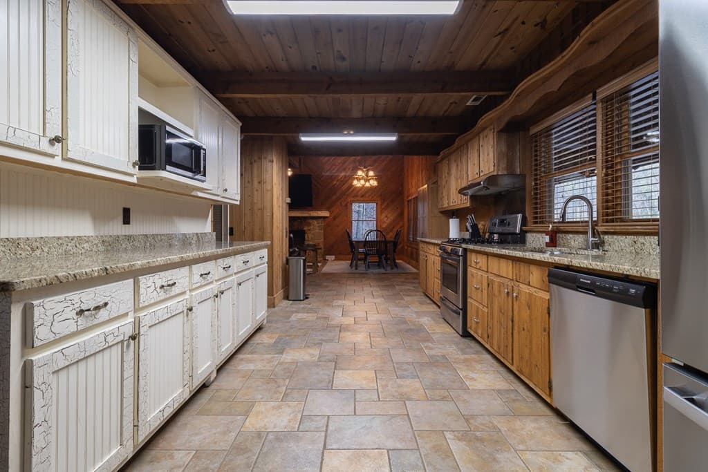 131 Ralph Hickey Rd, Chatsworth GA 30705 - Photo