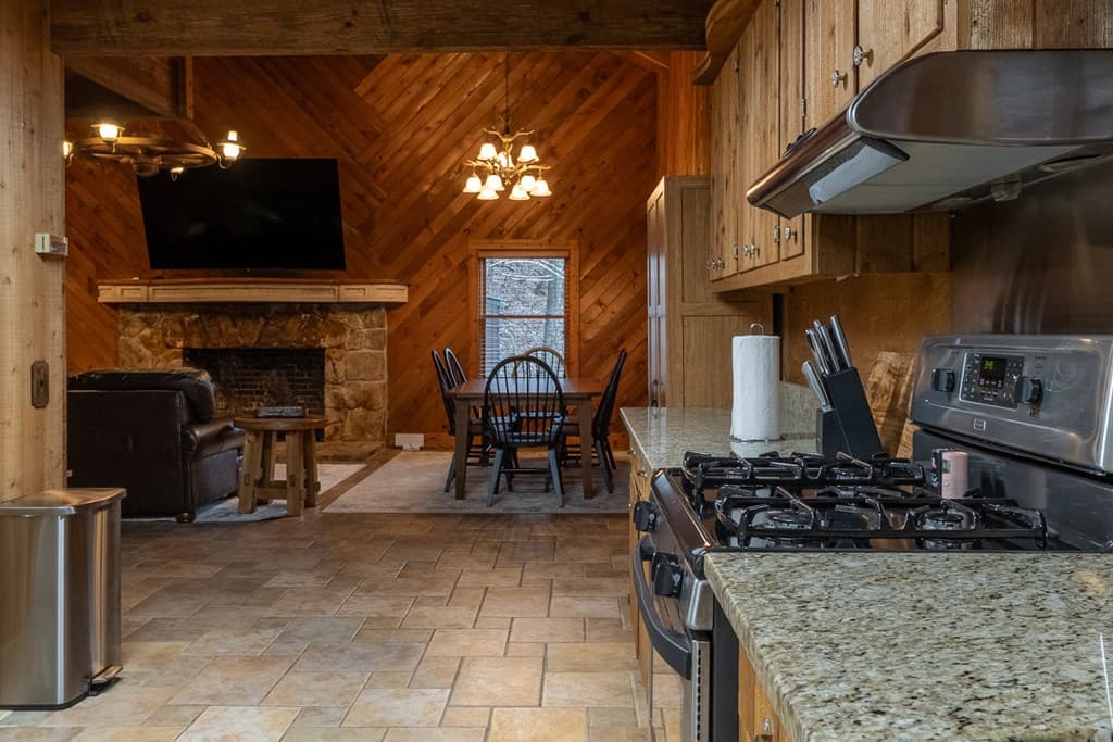 131 Ralph Hickey Rd, Chatsworth GA 30705 - Photo