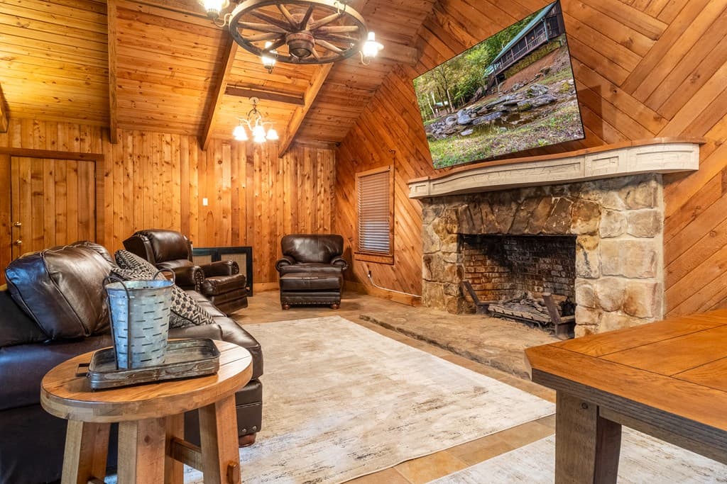 131 Ralph Hickey Rd, Chatsworth GA 30705 - Photo