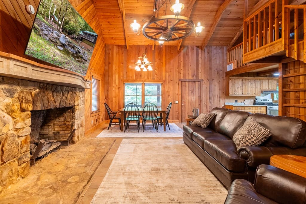 131 Ralph Hickey Rd, Chatsworth GA 30705 - Photo