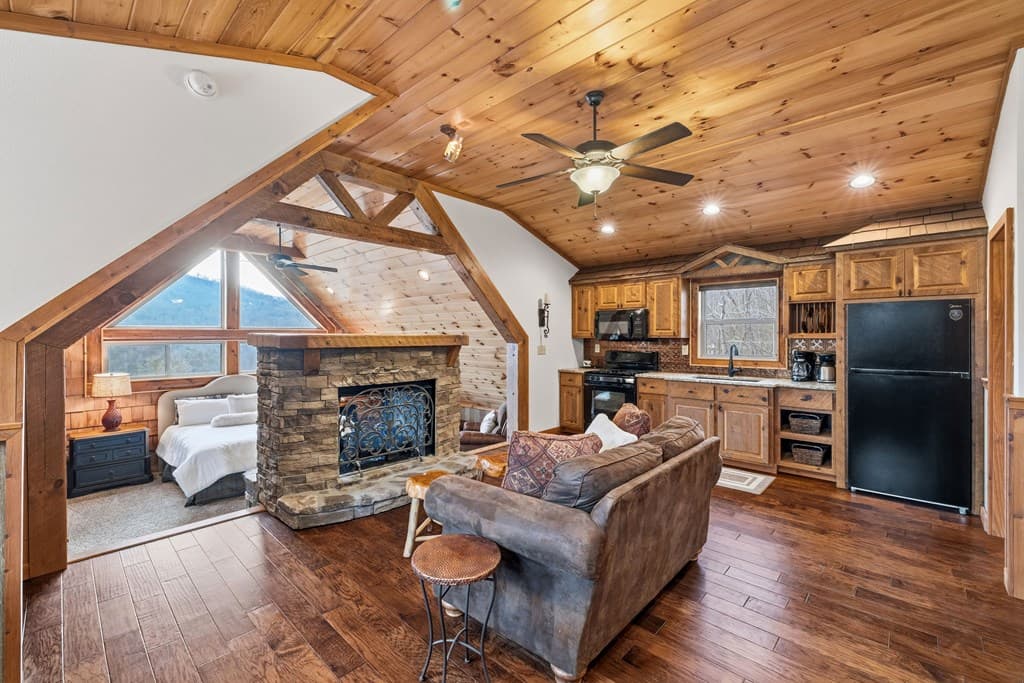 101 Falling Rock Road, Blue Ridge GA 30513 - Photo