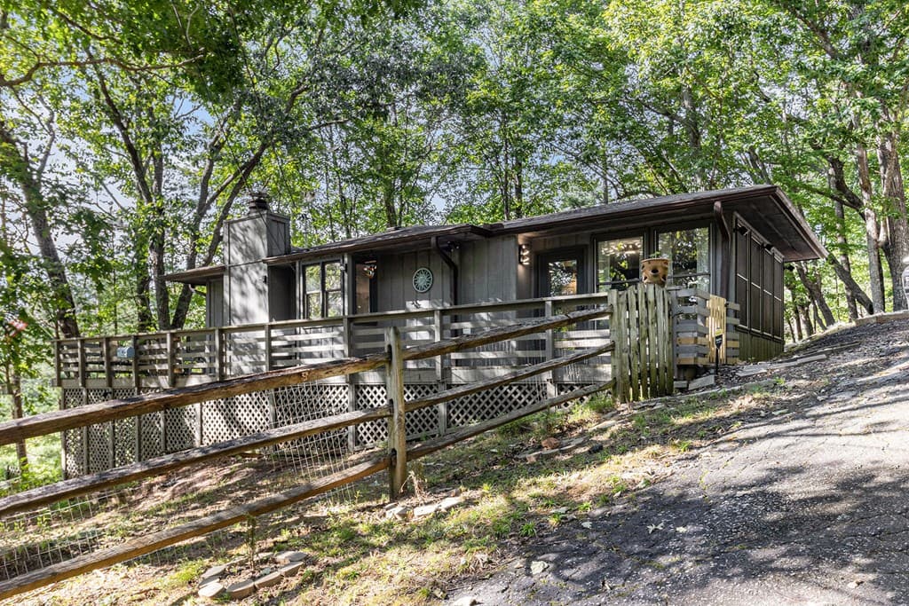 220 Fox Den Circle, Jasper GA 30143 - Photo