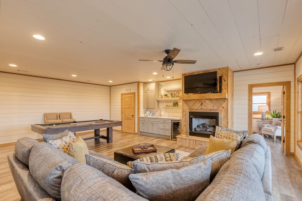 1083 Synacia Drive, Mineral Bluff GA 30559 - Photo
