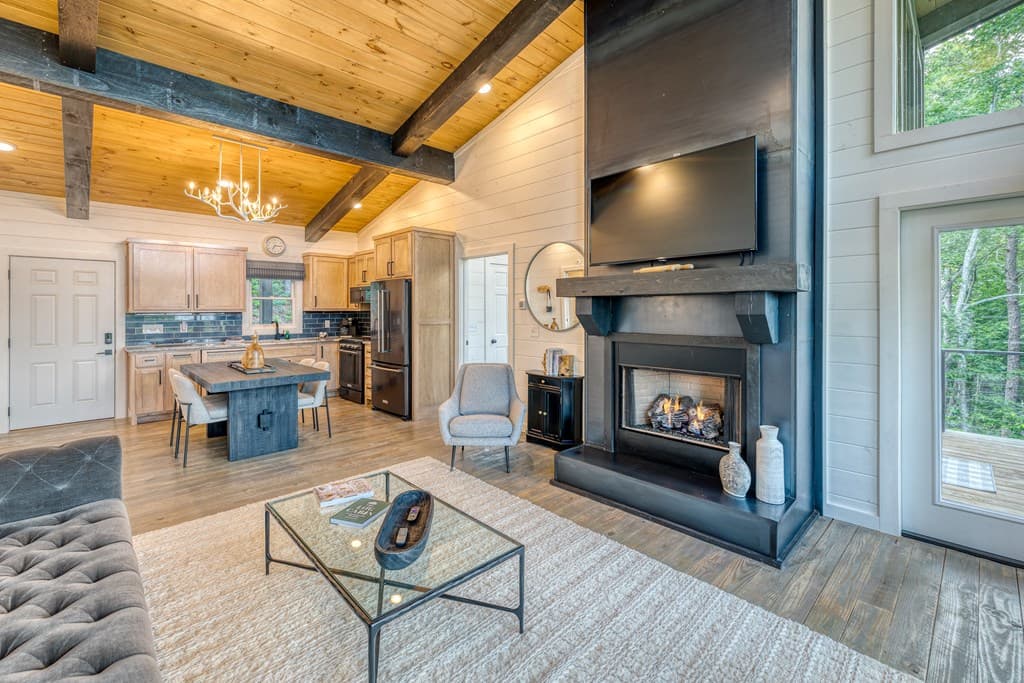 281 Raintree Bend, Blue Ridge GA 30513 - Photo