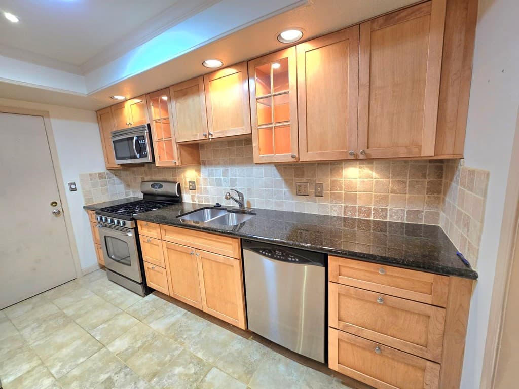 6851 NE Roswell Road, Sandy Springs GA 30328 - Photo