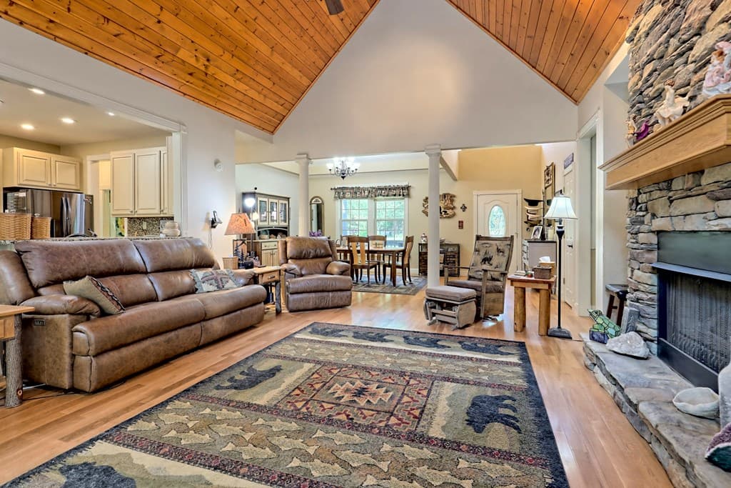 380 Patricks Drive, Blairsville GA 30512 - Photo