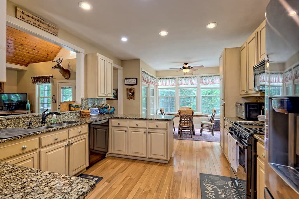 380 Patricks Drive, Blairsville GA 30512 - Photo