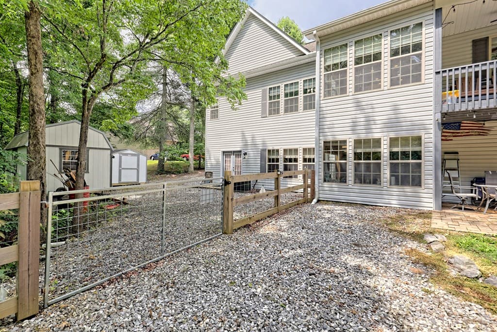 380 Patricks Drive, Blairsville GA 30512 - Photo