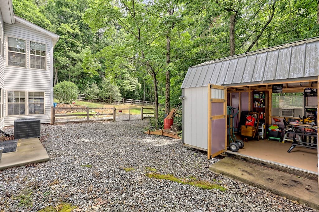 380 Patricks Drive, Blairsville GA 30512 - Photo