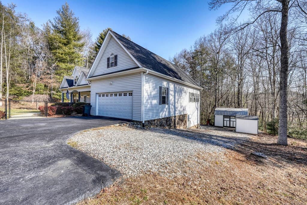 380 Patricks Drive, Blairsville GA 30512 - Photo