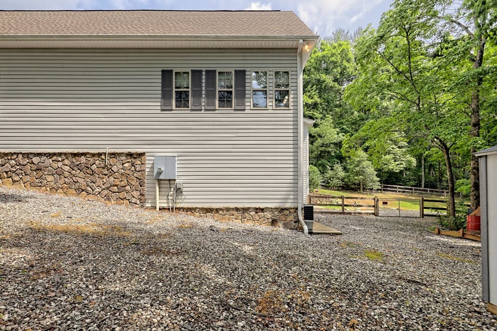 380 Patricks Drive, Blairsville GA 30512 - Photo