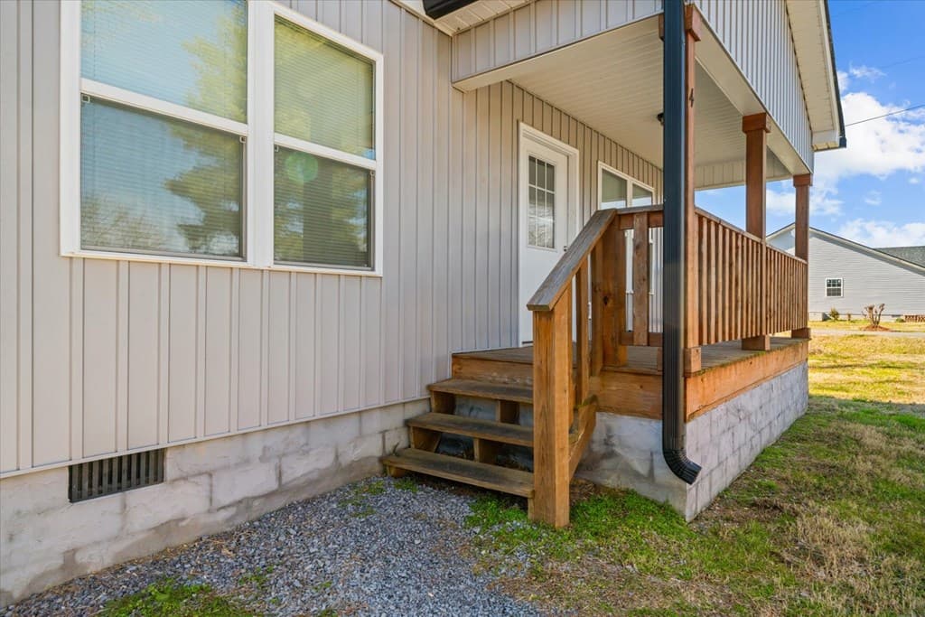 4 W 5th Avenue, Chatsworth GA 30705 - Photo