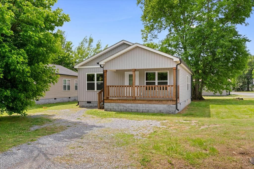 4 W 5th Avenue, Chatsworth GA 30705 - Primary photo