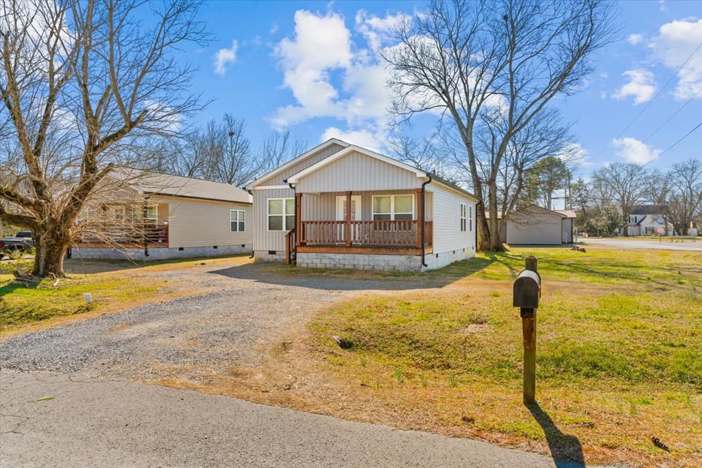 4 W 5th Avenue, Chatsworth GA 30705 - Photo