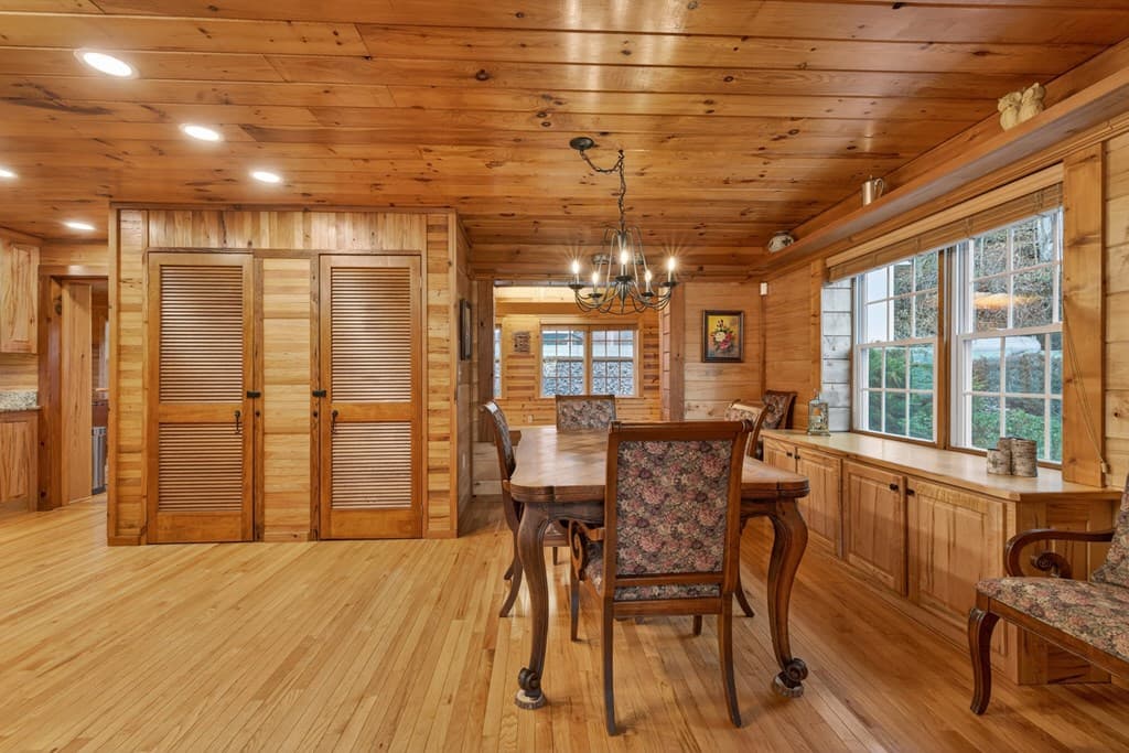 317 Collins Creek Road, Hiawassee GA 30546 - Photo