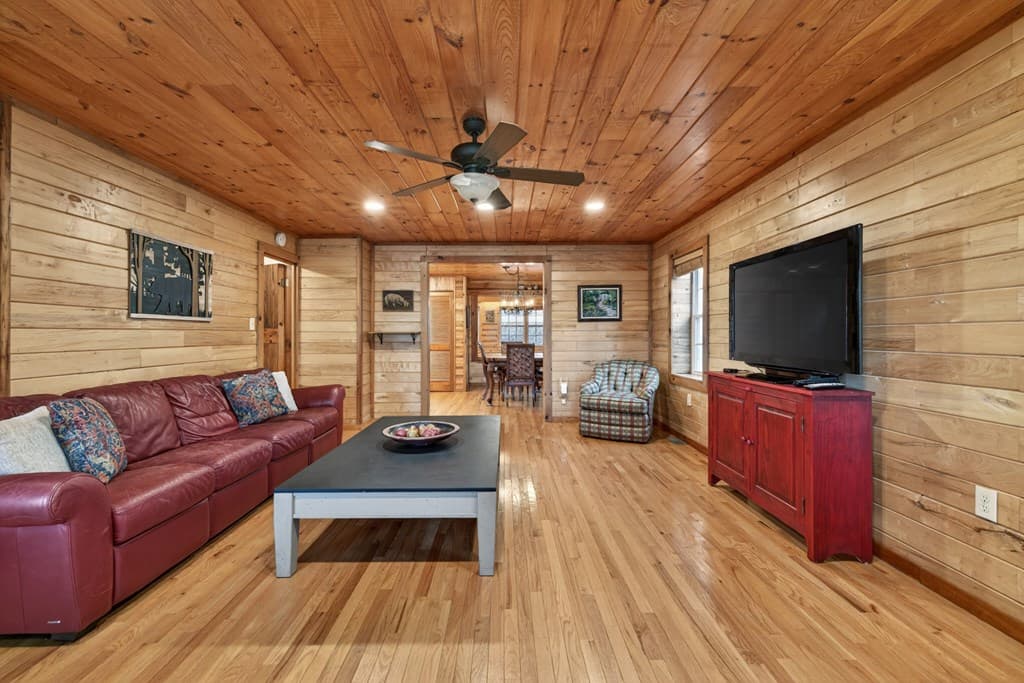 317 Collins Creek Road, Hiawassee GA 30546 - Photo