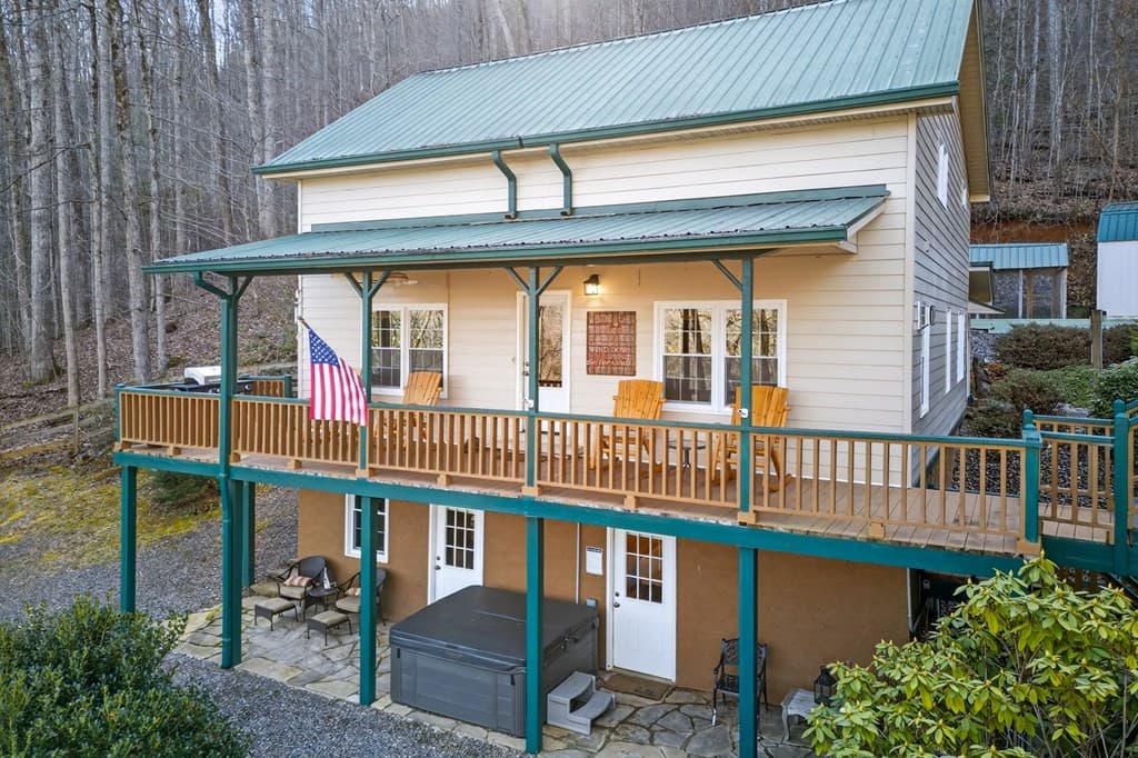 317 Collins Creek Road, Hiawassee GA 30546 - Photo