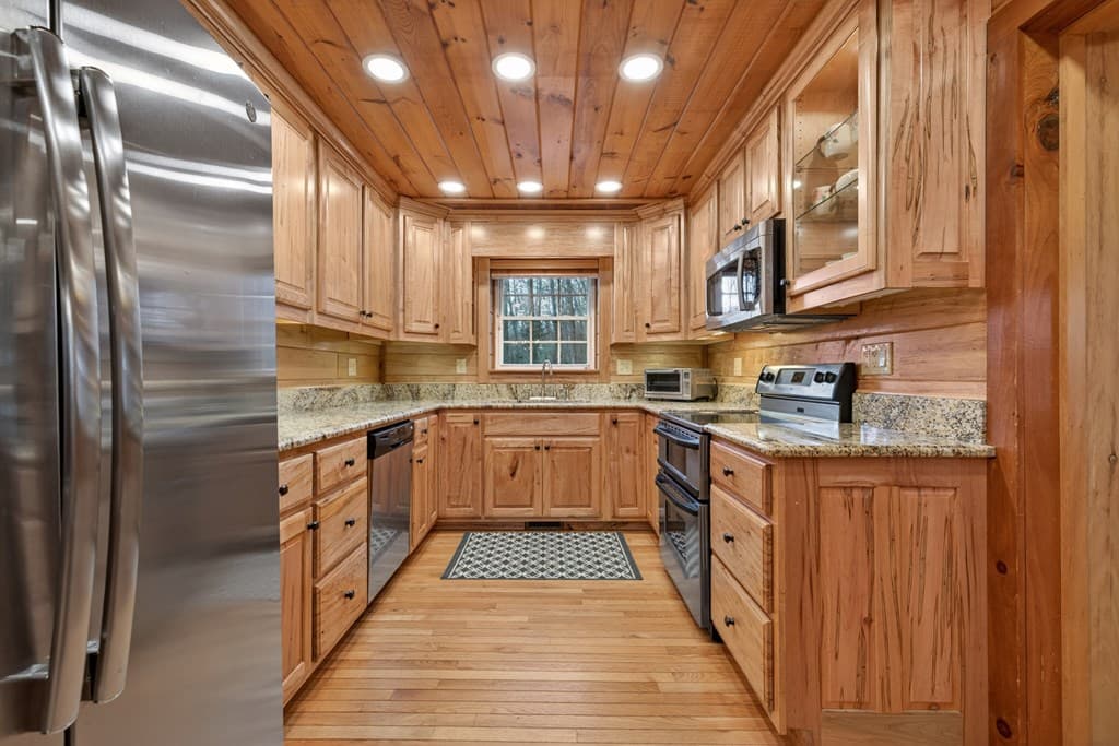 317 Collins Creek Road, Hiawassee GA 30546 - Photo