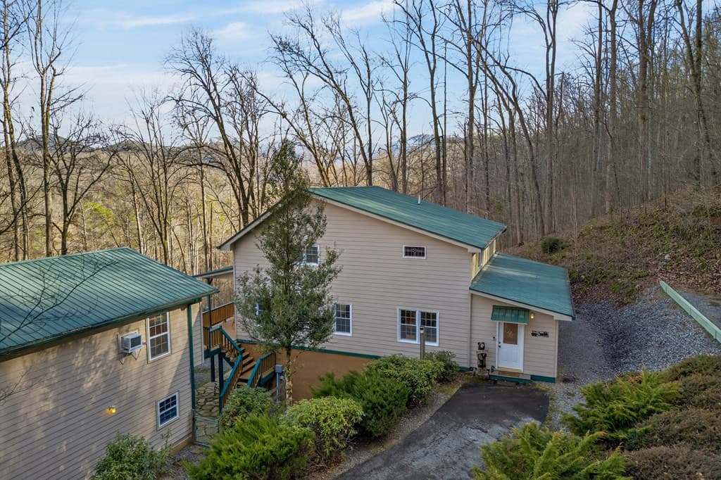 317 Collins Creek Road, Hiawassee GA 30546 - Photo