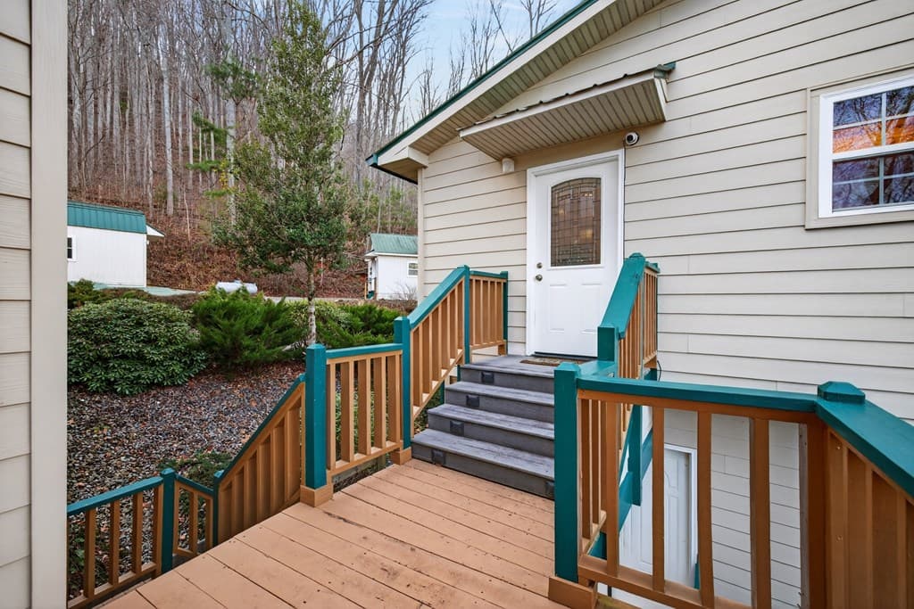 317 Collins Creek Road, Hiawassee GA 30546 - Photo