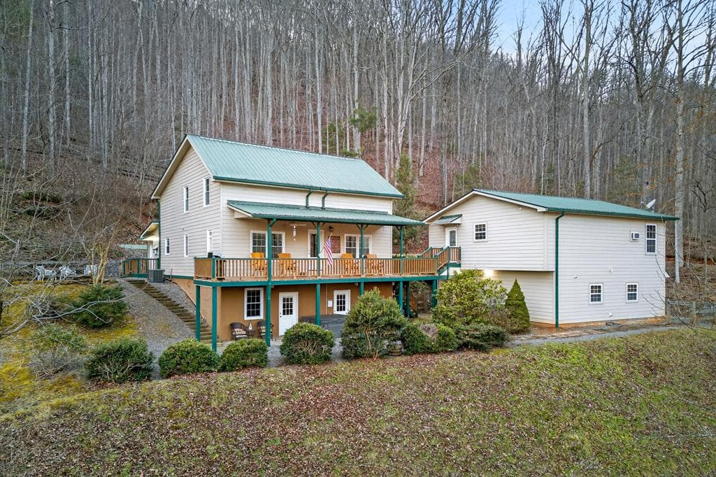 317 Collins Creek Road, Hiawassee GA 30546 - Primary photo