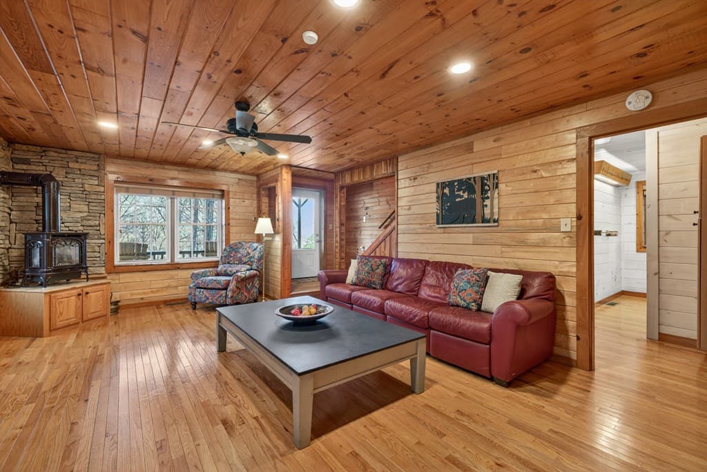 317 Collins Creek Road, Hiawassee GA 30546 - Photo