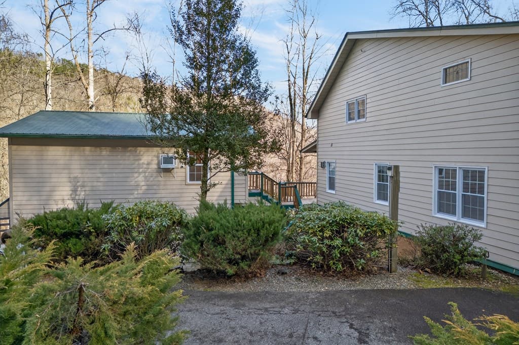 317 Collins Creek Road, Hiawassee GA 30546 - Photo