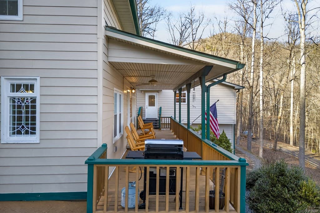 317 Collins Creek Road, Hiawassee GA 30546 - Photo