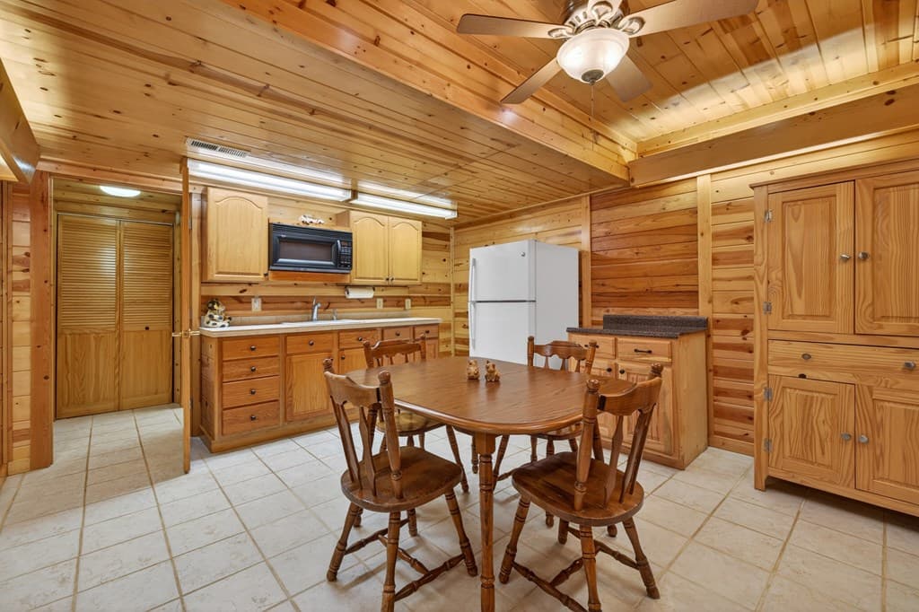 317 Collins Creek Road, Hiawassee GA 30546 - Photo