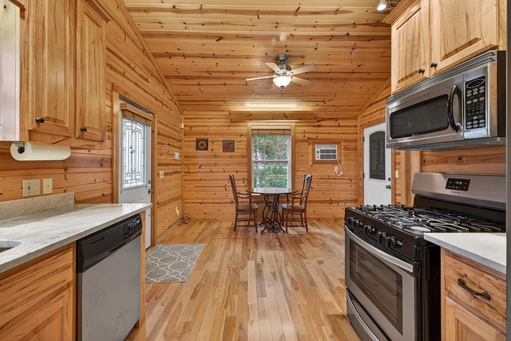 317 Collins Creek Road, Hiawassee GA 30546 - Photo