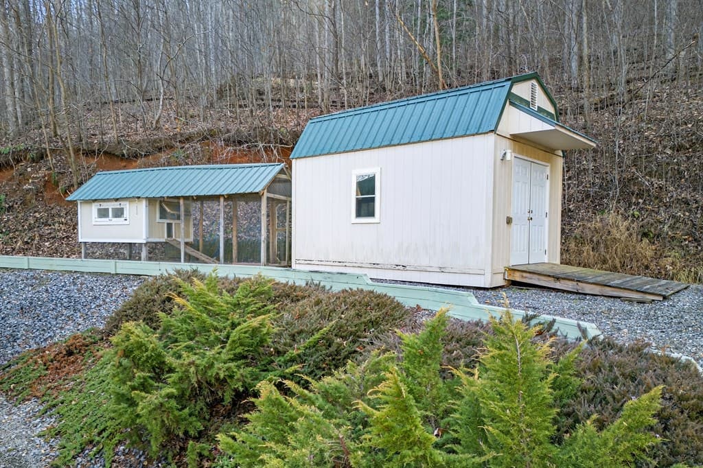 317 Collins Creek Road, Hiawassee GA 30546 - Photo