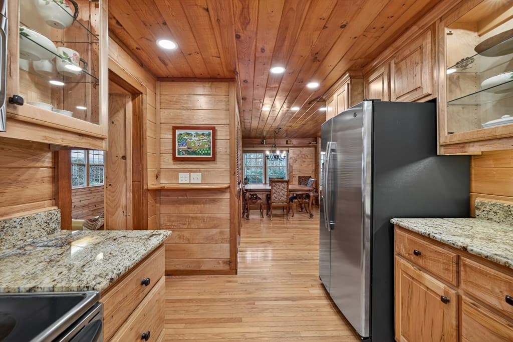 317 Collins Creek Road, Hiawassee GA 30546 - Photo