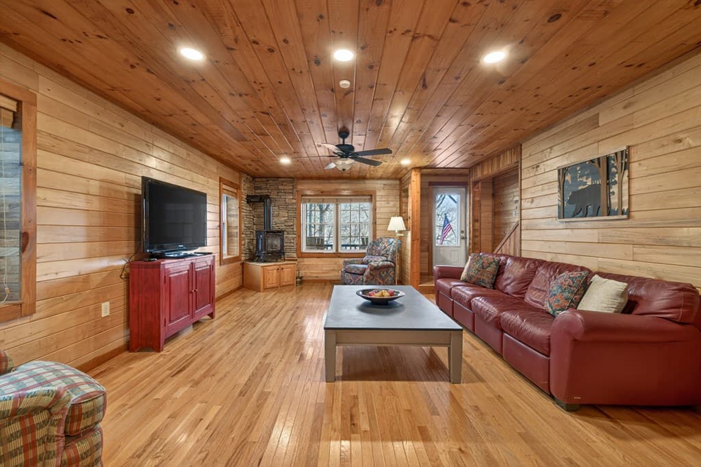 317 Collins Creek Road, Hiawassee GA 30546 - Photo