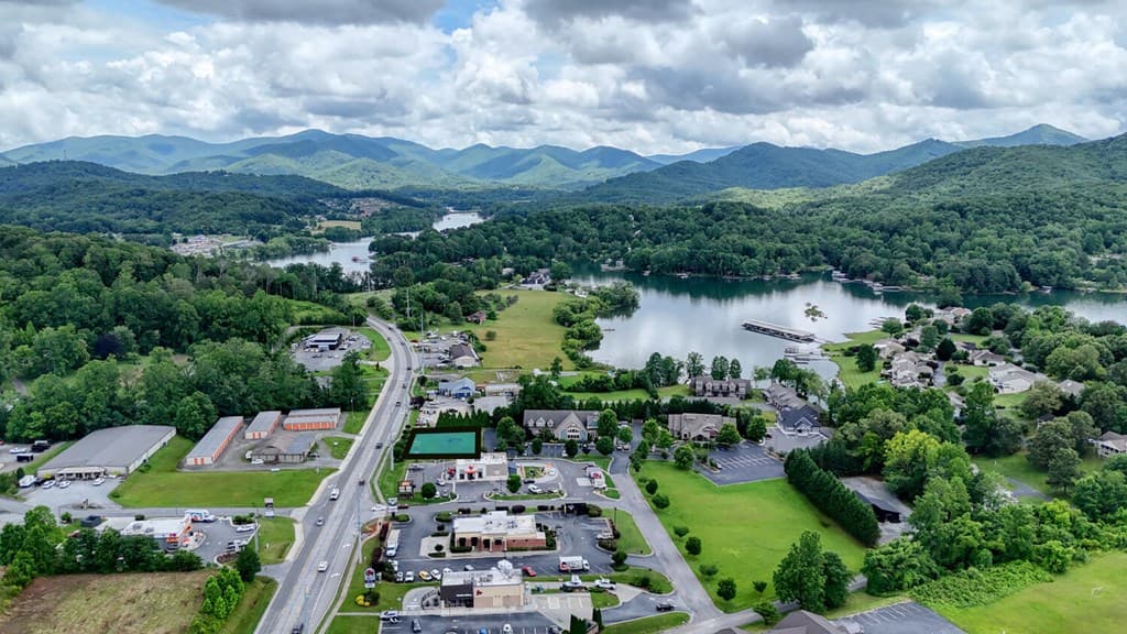 TR 3 Four Seasons Village, Hiawassee GA 30546 - Photo
