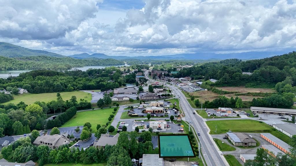 TR 3 Four Seasons Village, Hiawassee GA 30546 - Primary photo