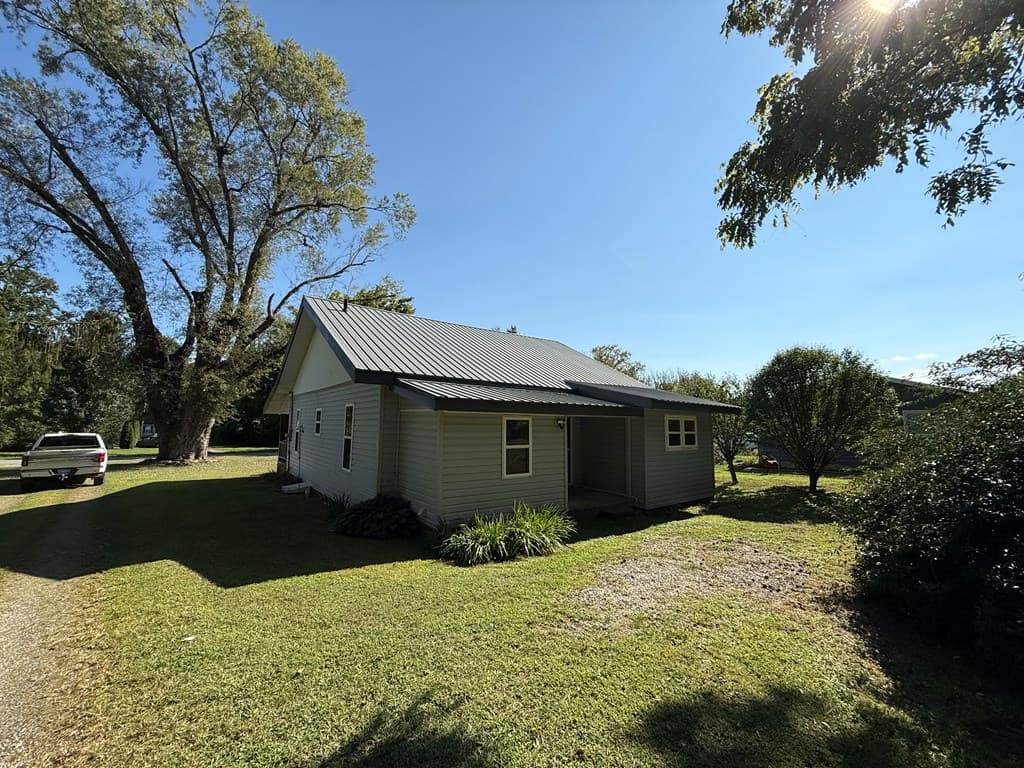 110 Fisher Street, Andrews NC 28901 - Photo