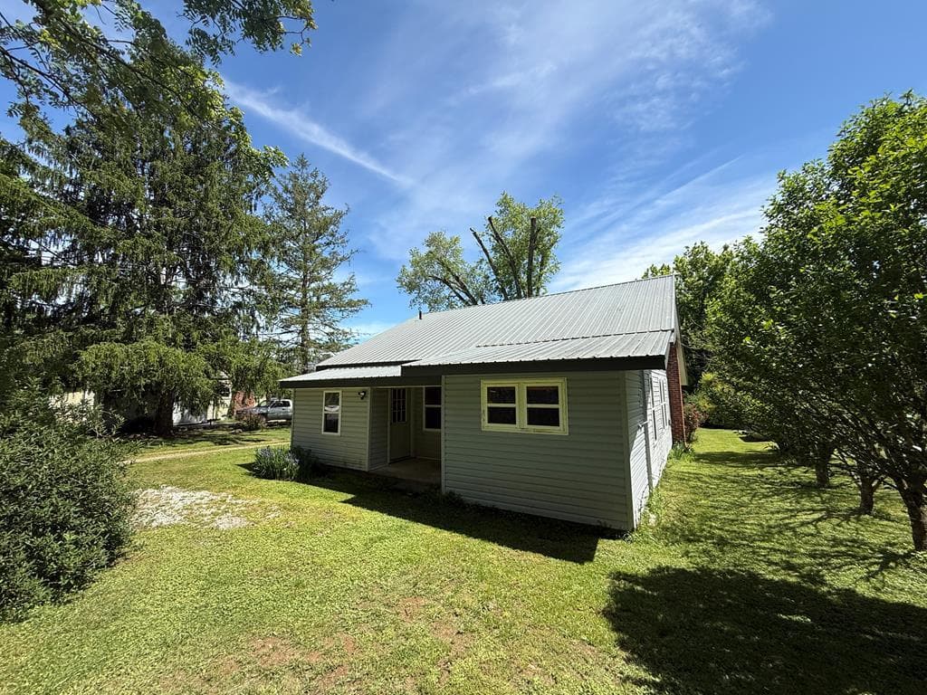 110 Fisher Street, Andrews NC 28901 - Photo