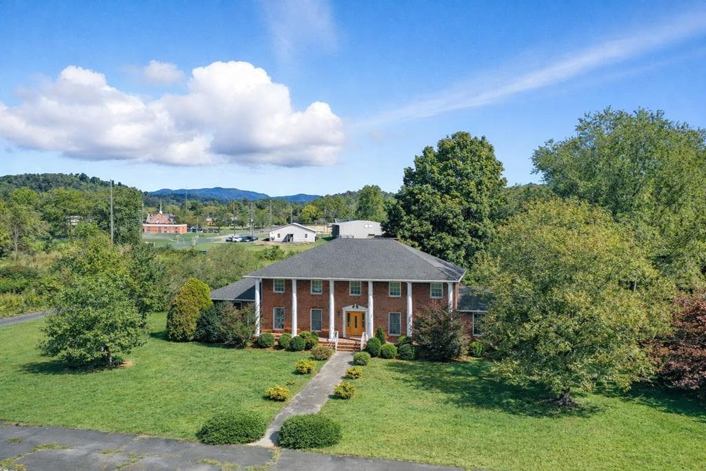 195 River Street, Ellijay GA 30540 - Photo