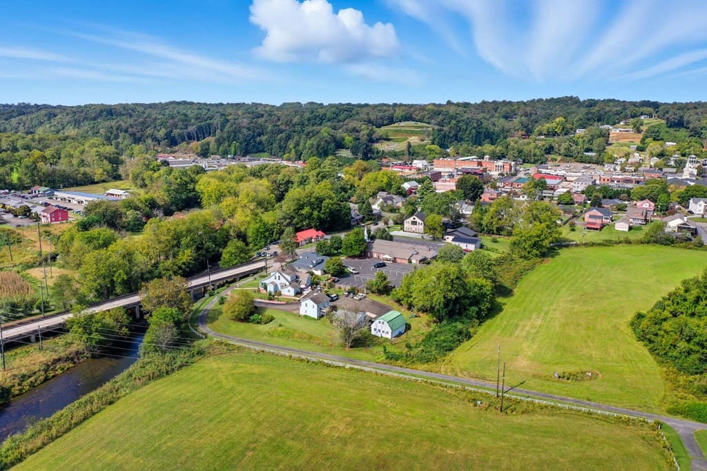 195 River Street, Ellijay GA 30540 - Photo
