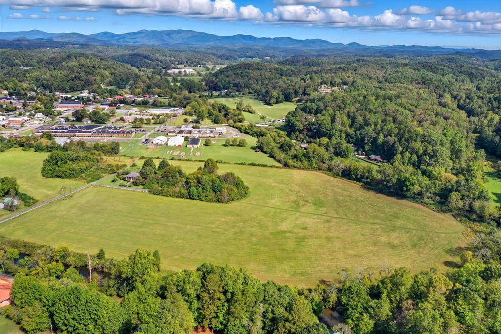 195 River Street, Ellijay GA 30540 - Photo