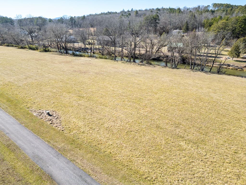 23 Butterball Boulevard, Murphy NC 28906 - Photo