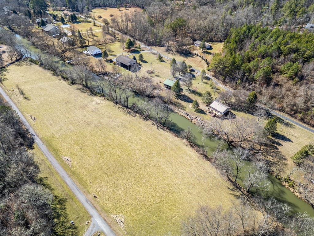 23 Butterball Boulevard, Murphy NC 28906 - Photo