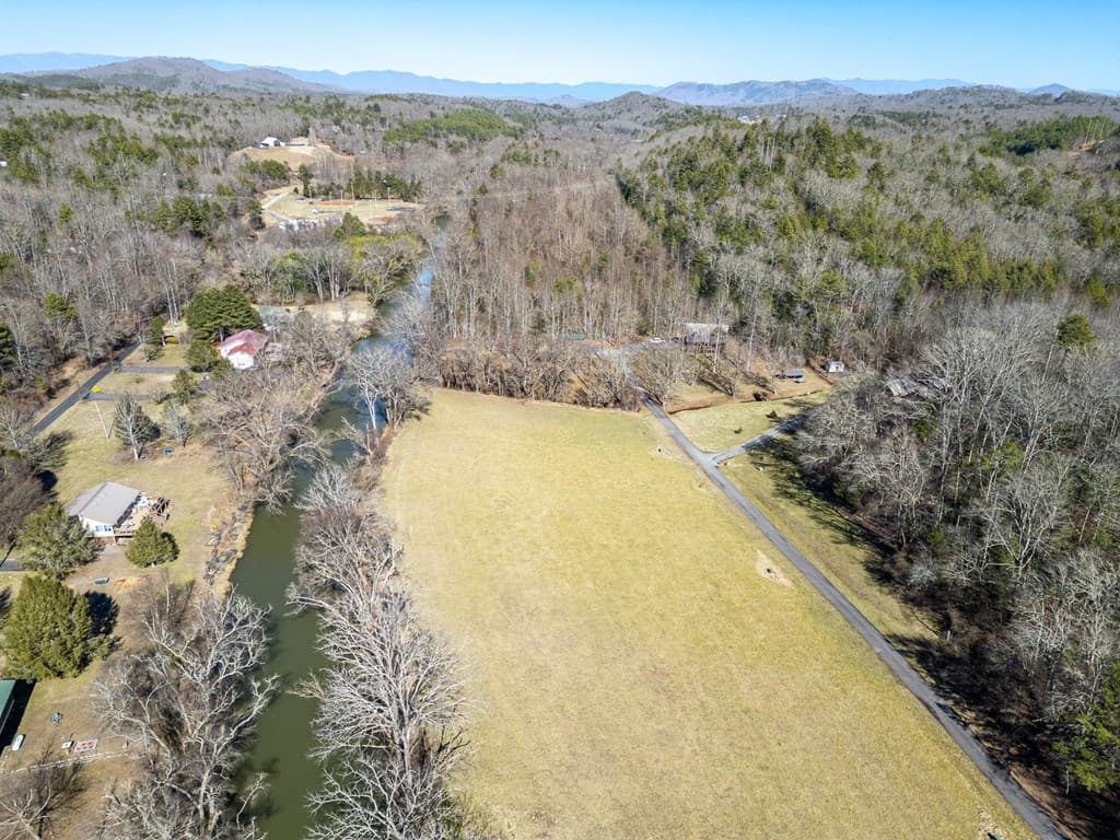 23 Butterball Boulevard, Murphy NC 28906 - Photo