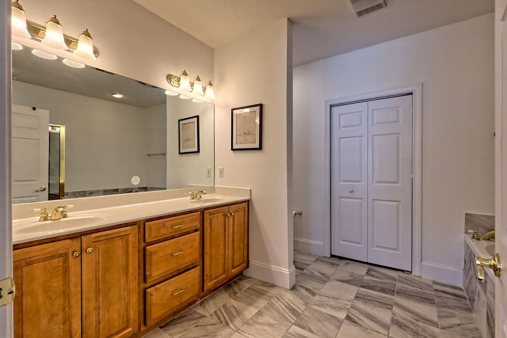 1688 Lakeview Drive 1d, Young Harris GA 30582 - Photo