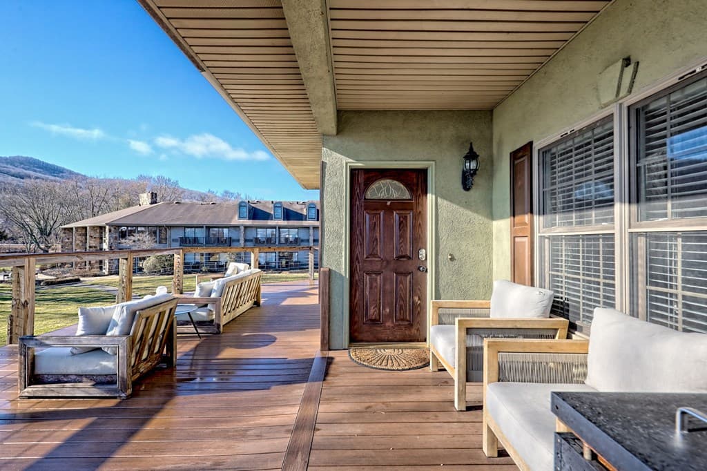 1688 Lakeview Drive 1d, Young Harris GA 30582 - Photo