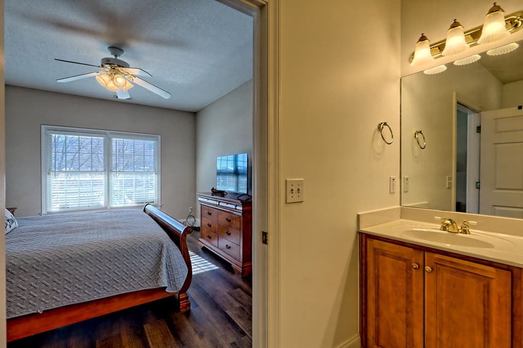 1688 Lakeview Drive 1d, Young Harris GA 30582 - Photo