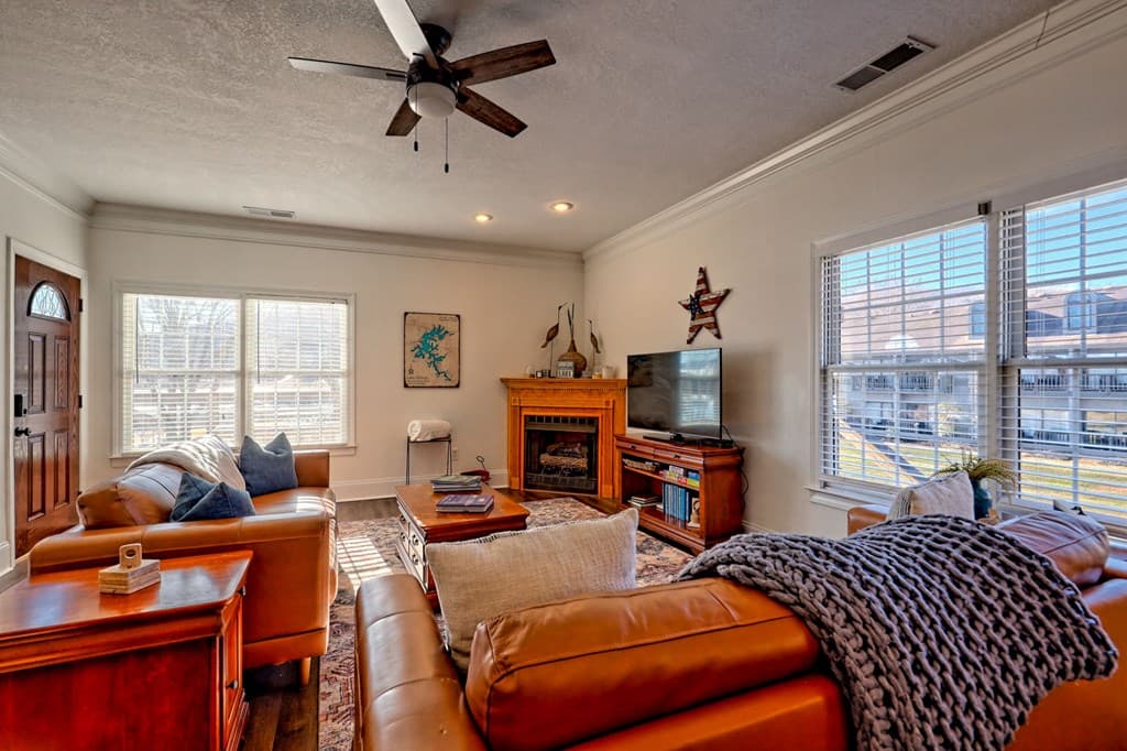 1688 Lakeview Drive 1d, Young Harris GA 30582 - Photo