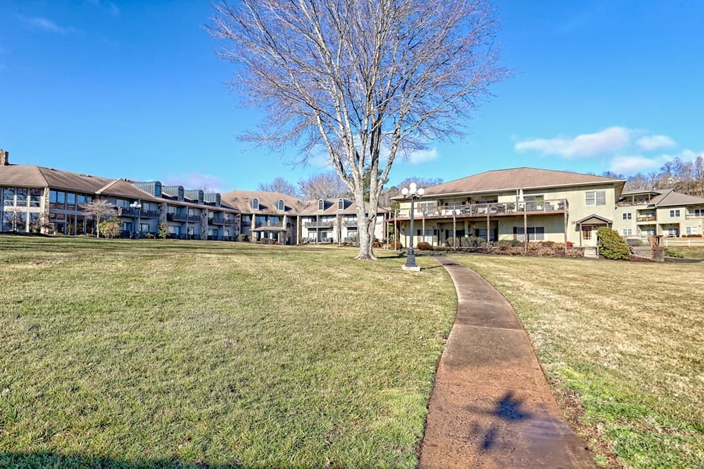 1688 Lakeview Drive 1d, Young Harris GA 30582 - Photo